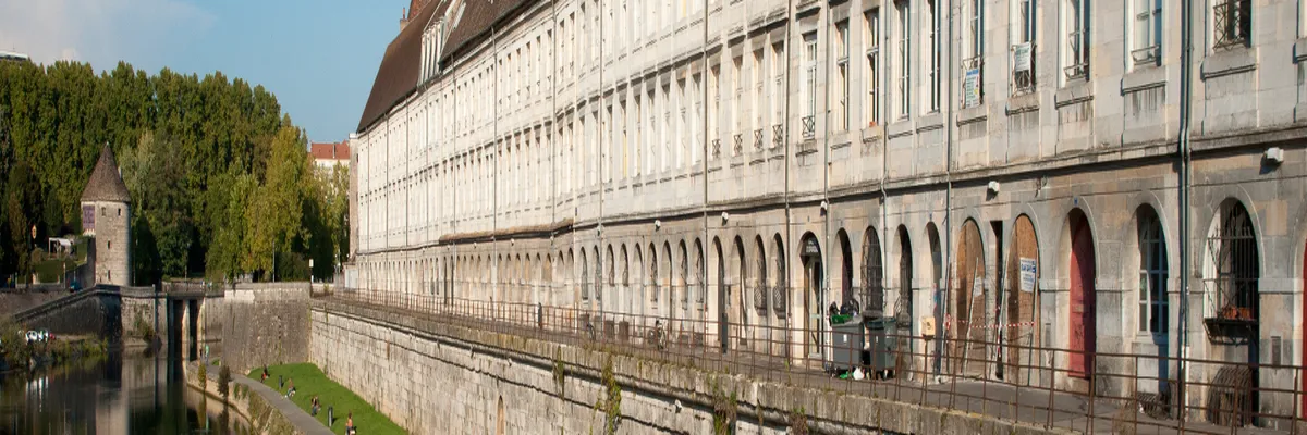 Image Installateur abri de piscine Besançon