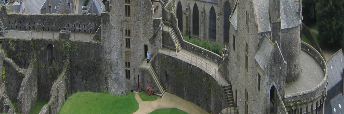 Image Installateur abri de piscine Fougères